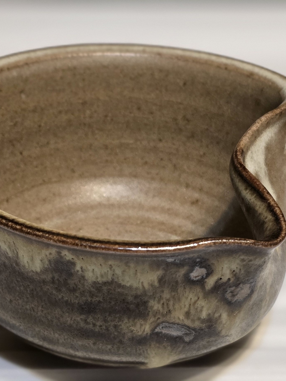 Matcha bowl with spout and handle